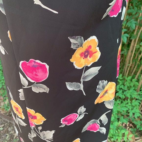 Limited Beautiful Sundress for Work or Play!☀️ 🌺 - Picture 3 of 7